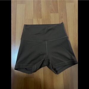 Lululemon wunder train short